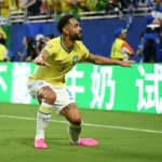 matheus-cunha-surpreende-fas-com-visita-a-mural-em-sua-homenagem-na-paraiba