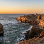 adolescente-e-socorrido-apos-se-ferir-em-salto-proibido-de-penhasco-na-california