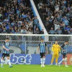 gremio-da-vexame,-volta-a-perder-para-o-bolivar,-e-esta-eliminado-da-sul-americana-–-correio-do-povo