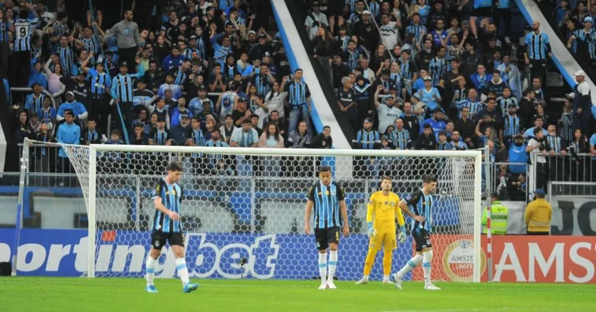 Grêmio dá vexame, volta a perder para o Bolívar, e está eliminado da Sul-Americana - Correio do Povo 1 gremio-da-vexame,-volta-a-perder-para-o-bolivar,-e-esta-eliminado-da-sul-americana-–-correio-do-povo