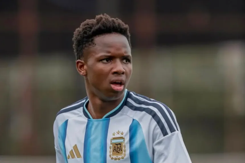 Quem é Kiki Ramos? Haitiano naturalizado argentino apontado como promessa pós-Messi 1 Kiki Ramos jovem promessa do futebol argentino