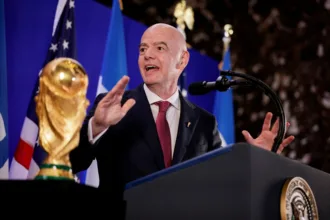 Infantino desiste do plano Fifa de criar empresa