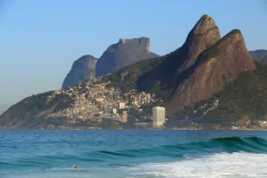 Foto falsa de vendaval em Ipanema criada com inteligência artificial