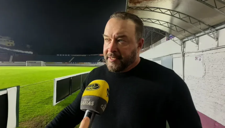 Técnico do Anápolis comemora ponto fora na Série C