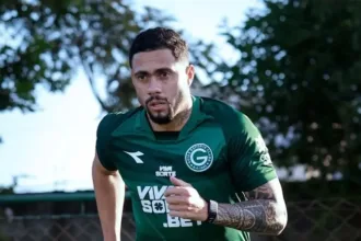 Wellington Rato renova com Goiás enquanto se recupera
