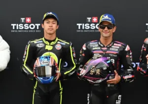 Jorge Martín e Ai Ogura no pódio da MotoGP