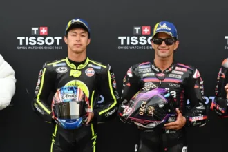 Jorge Martín e Ai Ogura no pódio da MotoGP