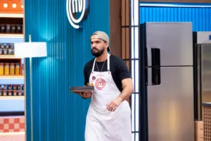 Matheus Monteiro eliminado do MasterChef Brasil após prova de culinária japonesa