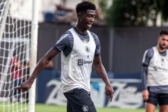 Atacante português João Pedro contratado pelo Atlético-GO