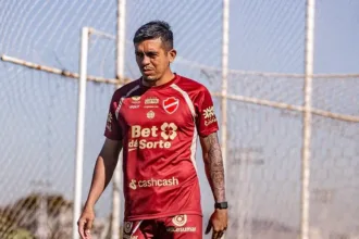 Vila Nova anuncia contratação do lateral esquerdo Igor Cariús