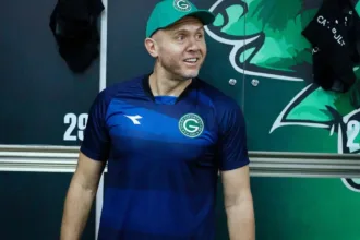 Mozart estreia como técnico do Goiás contra o Ceará