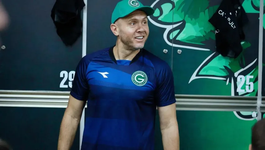 Mozart estreia como técnico do Goiás contra o Ceará