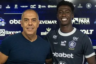 Atacante Atlético em ação após contratação