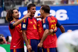 Jogadores da Espanha comemoram vitória na Copa do Mundo