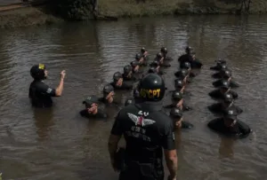 Curso tático PM com policiais em treinamento