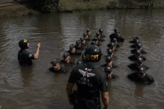 Curso tático PM com policiais em treinamento