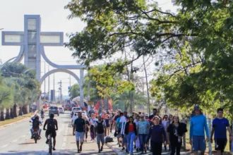 Caminhada na Romaria de Trindade com dicas de preparação
