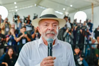 Lula critica Bolsonaro em discurso sobre soberania nacional