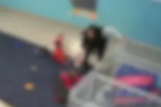 Funcionária de creche investigada por agressão encontrada morta