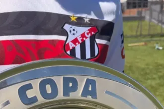 Escudo do Anápolis com nova estrela prateada