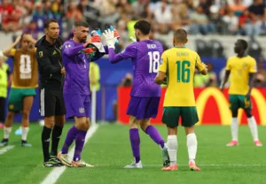 Substituição de goleiro na Austrália contra o Egito na Copa do Mundo