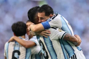 Argentina vs Cabo Verde com Messi em destaque