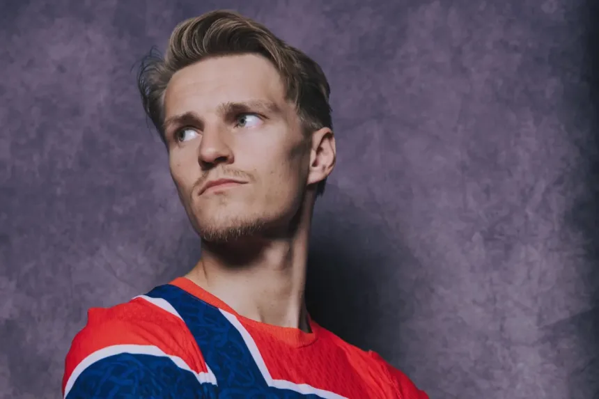 Ødegaard jogando pela seleção da Noruega