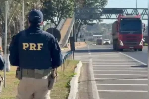 Fiscalização com drones nas rodovias de Goiás pela PRF