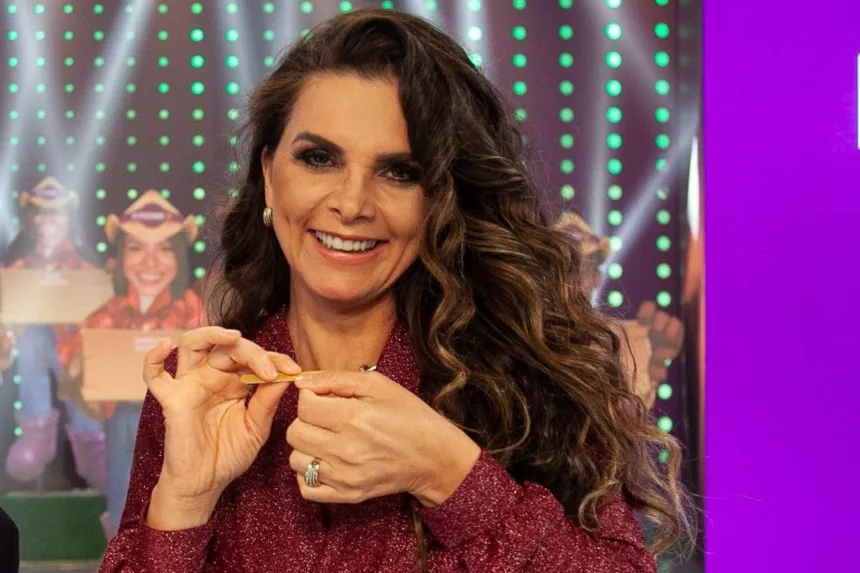 Luiza Ambiel anuncia conteúdo adulto como prêmio