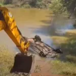 Carro submerso em lago após acidente no Piauí
