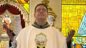 Padre Robson fala sobre tormentas e inveja em Trindade