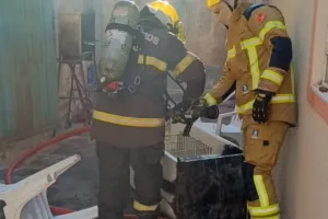 Incêndio em geladeira mobiliza bombeiros em Caldas Novas