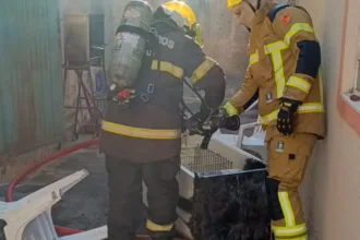 Incêndio em geladeira mobiliza bombeiros em Caldas Novas