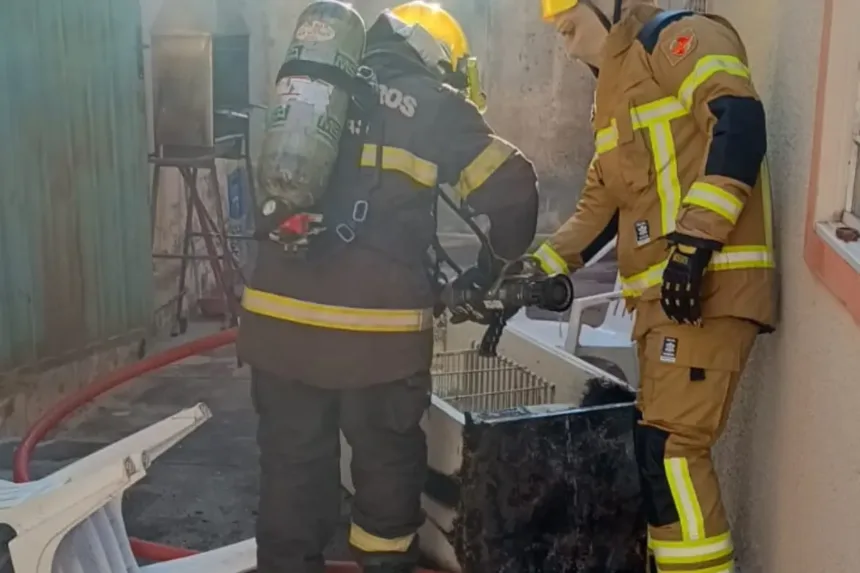 Incêndio em geladeira mobiliza bombeiros em Caldas Novas