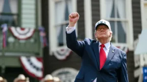 Trump exalta independência dos EUA e critica comunismo