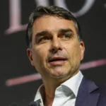 Derrota do Brasil na Copa com Flávio Bolsonaro comentando sobre o PT