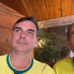 Flávio Bolsonaro em live sobre tarifaço nos EUA