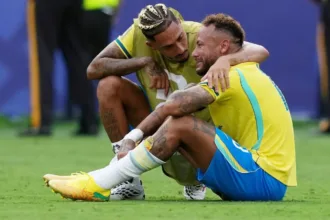 Neymar anuncia aposentadoria da seleção brasileira