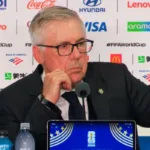 Bruno Guimarães preparado para cobrar pênalti com base em estatísticas