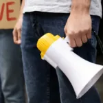 Justiça condena empresa por demissão após greve em Goiânia