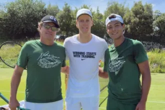 Guto Miguel treina com Jannik Sinner em Wimbledon
