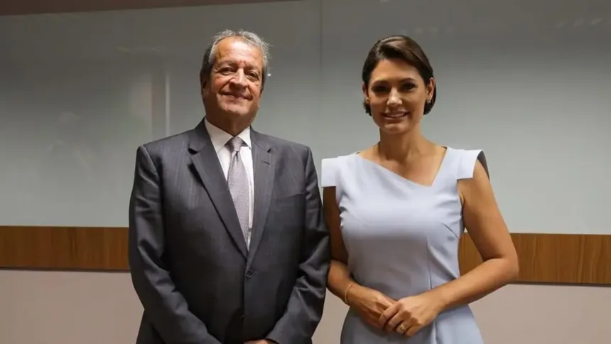 Valdemar Costa Neto e Michelle Bolsonaro discutem candidatura ao Senado
