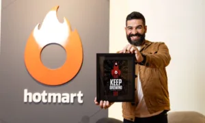 Demissões na Hotmart durante reestruturação estratégica