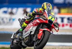 Diogo Moreira em corrida da MotoGP, preparado para Honda principal