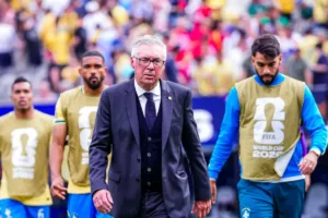 Post de Ancelotti pós-Copa com reações de torcedores