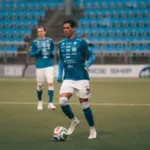 Lateral goiano Jean Carlos estreia na Liga dos Campeões