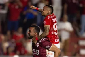 Gols do Vila Nova na vitória sobre o São Bernardo