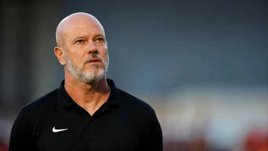 Negociação entre Atlético e Zago esfria, treinador não deve assumir