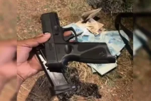 Menina encontrada com arma e dinheiro em Luziânia