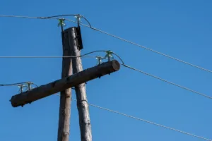Equatorial questiona troca de postes em Goiânia